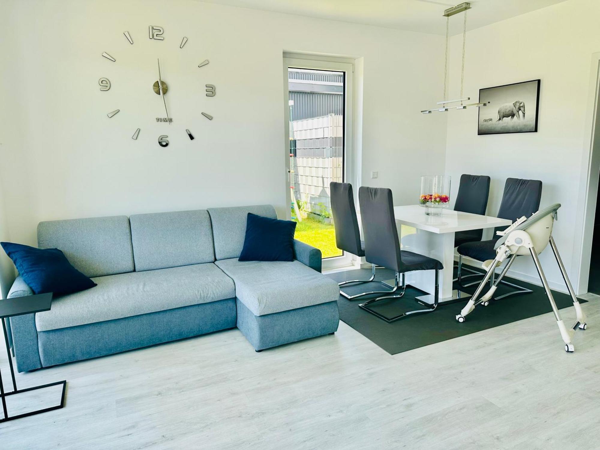 Neue Doppelhaushaelfte Mit Terrasse, Balkon Und Garten Ремшайд Екстериор снимка